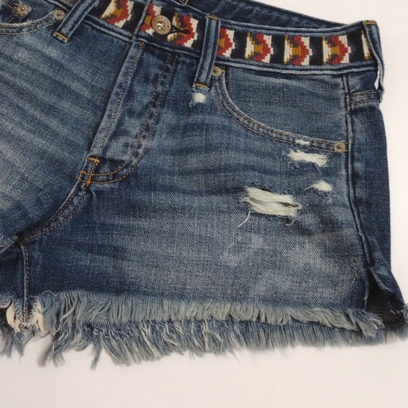 Abercrombie & Fitch High Rise Distressed Denim Shorts 27 Fringe Hem Casual Chic - Picture 9 of 14
